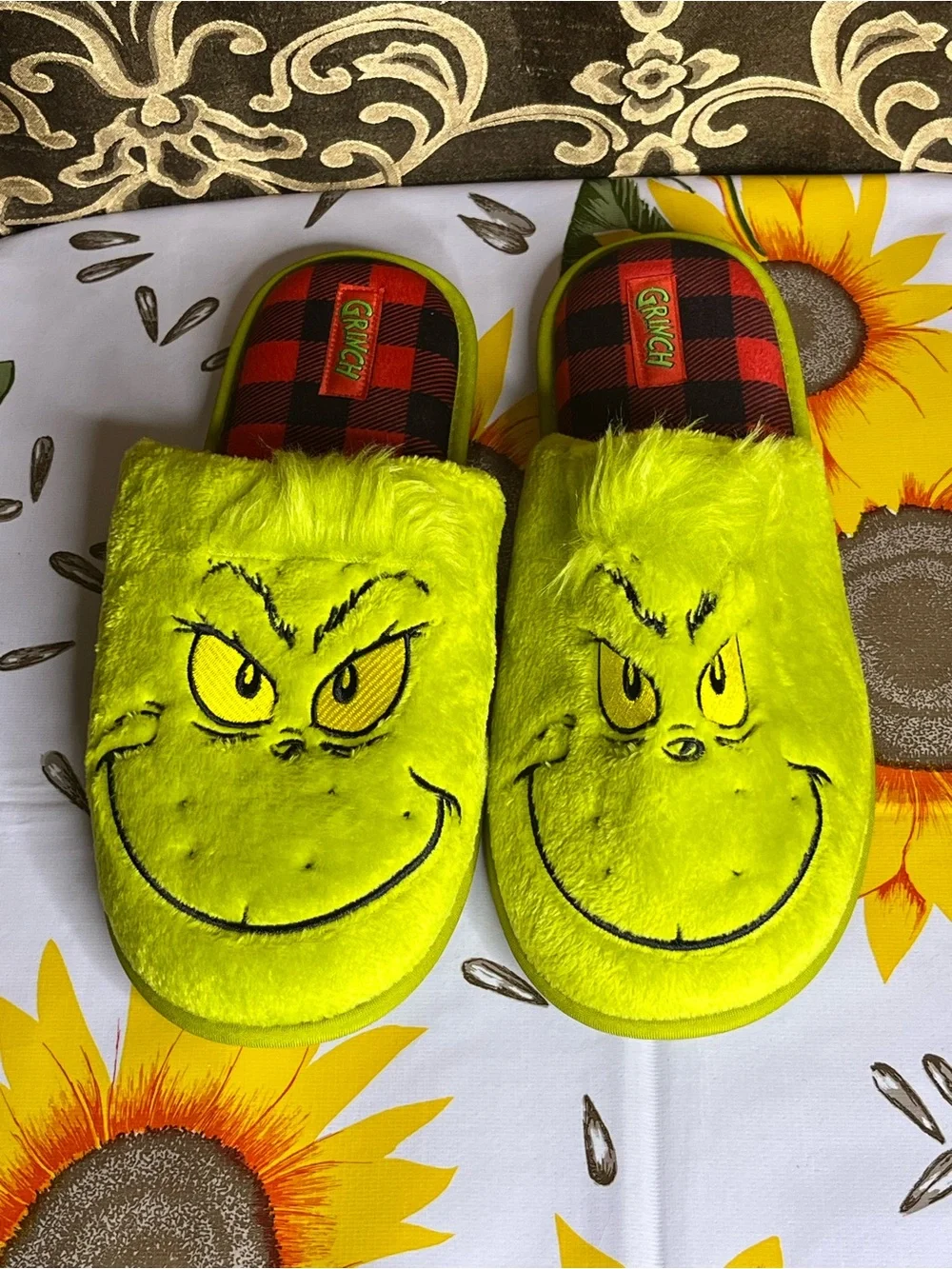 Dr. Seuss Men’s Plush Slippers Size L (M11-M12)